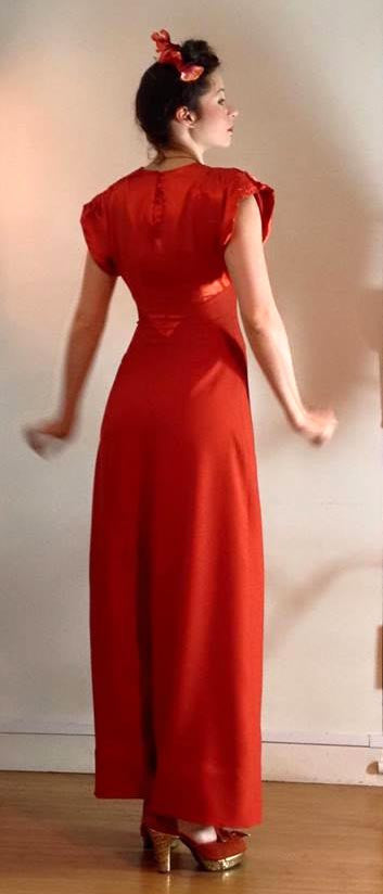 red dress 1946 Kodachrome shot of a beautiful red dress from the 1940s. Rhode Island October of 1946 : r/fashionhistory